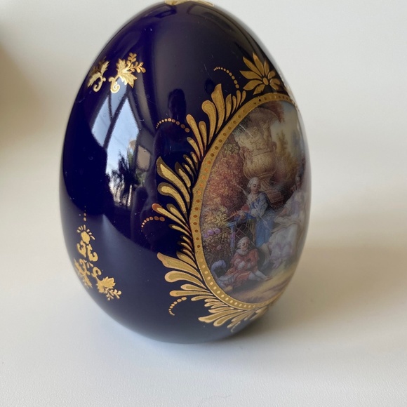 Vintage Limoges Porcelain Egg with Courting Couple Scene Gilded Collectible - Picture 9 of 12